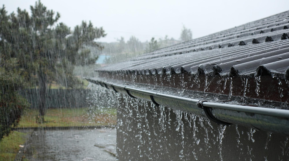 bruit de la pluie sur la toiture